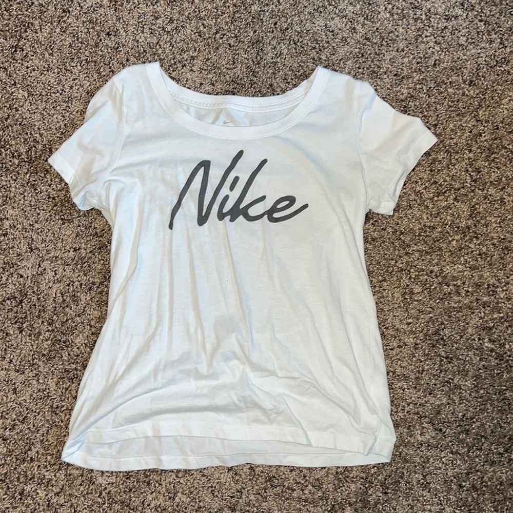 White Nike tee shirt